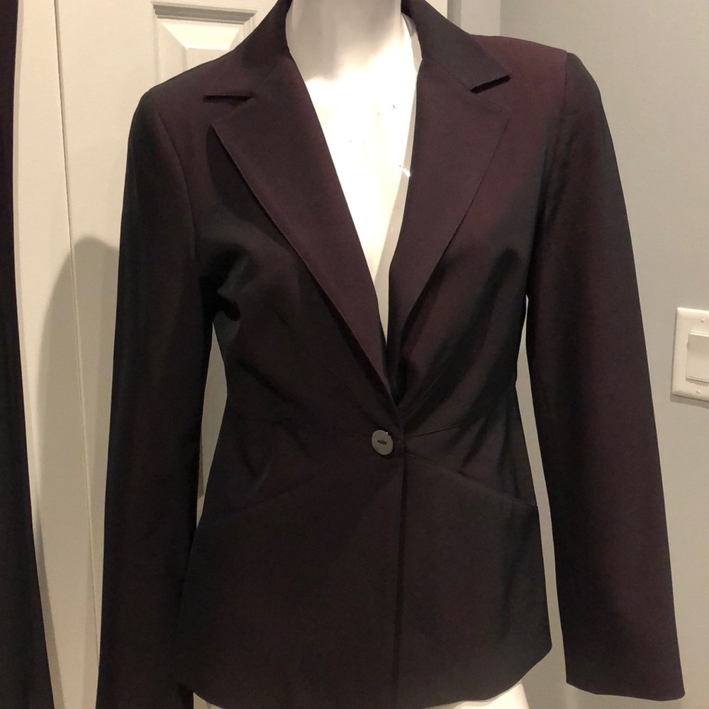 Pants suit